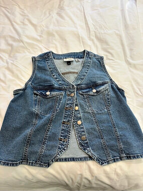 Universal Thread Women's Denim Vest